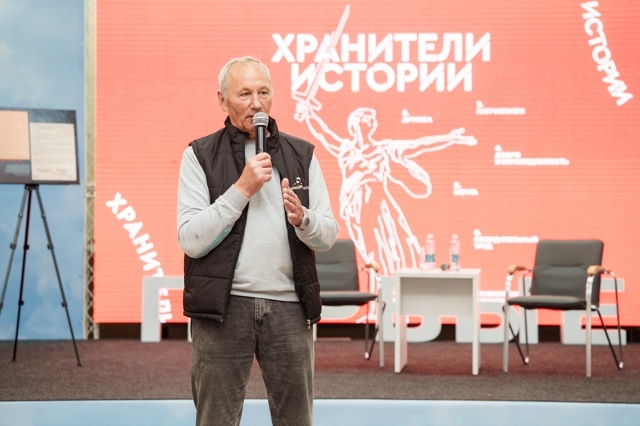 Поисковики встретились с активистами Движения Первых